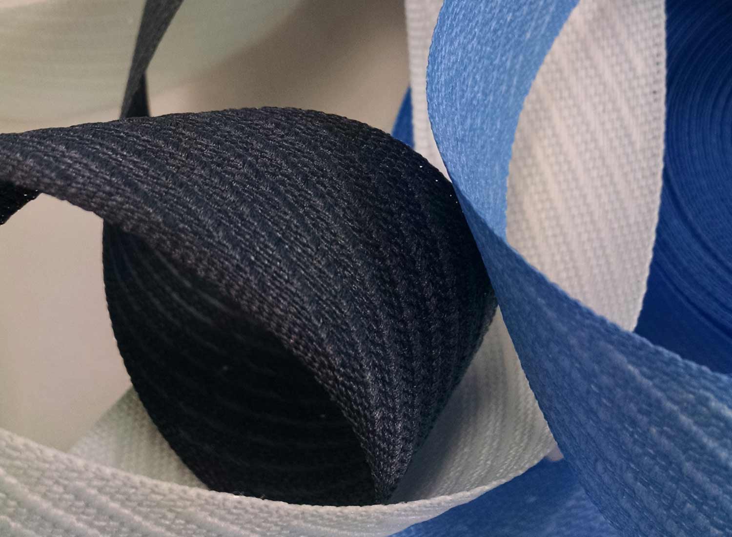 LondonStone round face granite blend retaining wall block.